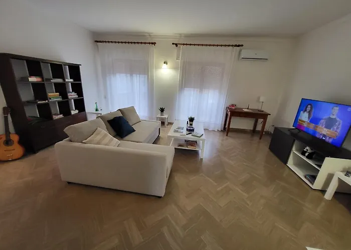 Marsaline Apartment- Zona 아파트 *